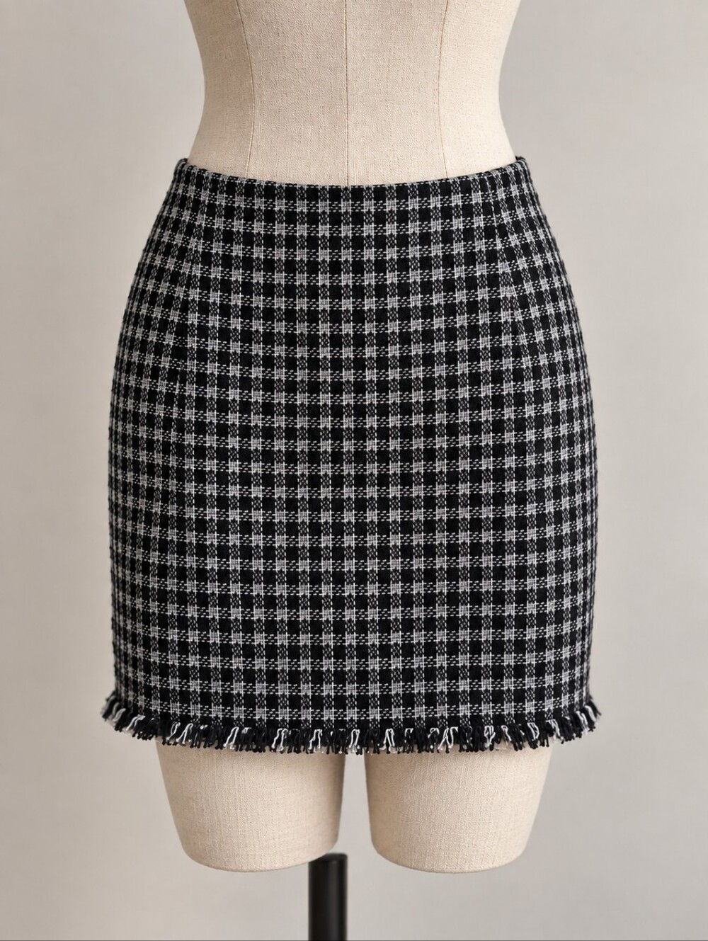 Weekend Max Mara Black & White Check Tweed Fringe Skirt Size 2